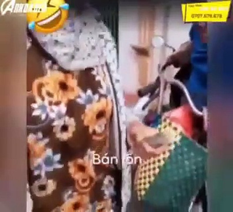 Chị gái vàng trong làng bị liệu
