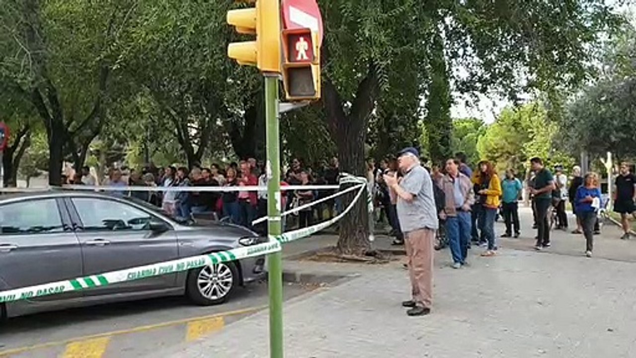 Gritos de 'libertad' ante el domicilio de uno de los independentistas detenidos