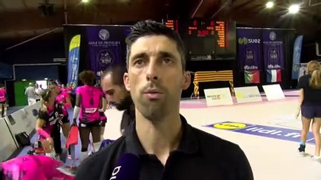 André Sa coach Istres Provence Volley au trophée Femina