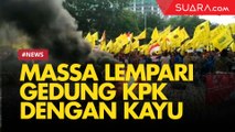 Aksi Massa Lempari Gedung KPK dengan Kayu, Polisi Tidak Ada Tindakan