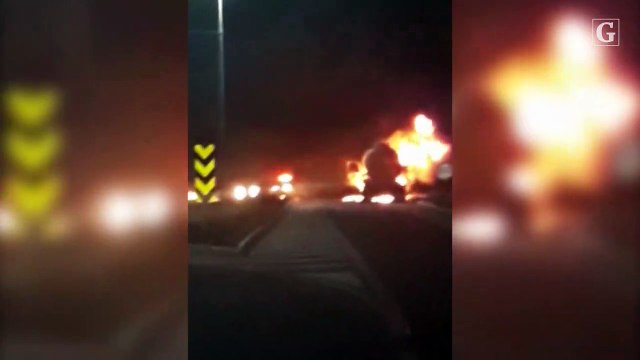 Carreta com produto químico pega fogo na BR 259, em Colatina