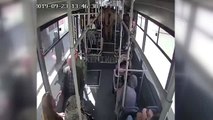 Halk otobüsü otomobille çarpıştı: 4 yaralı - SİVAS