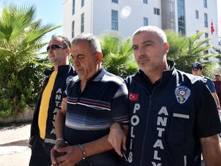 Antalya'da 91 yaşındaki kadının başına çekiçle vurup gasbeden saldırgan yakalandı