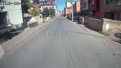 Sivas'ta, halk otobüsü otomobille çarpıştı 4 yaralı