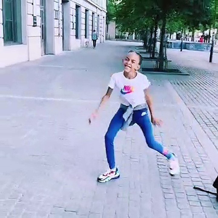 Afrodance : La chorégraphie de cette petite risque de réveiller le démon de la danse qui sommeille en vous