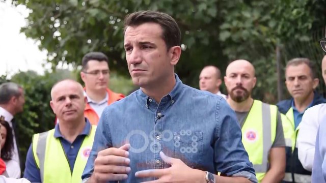 Ora News - Veliaj me familjet e prekura nga tërmeti në Ndroq: Do ndërhyjmë së shpejti