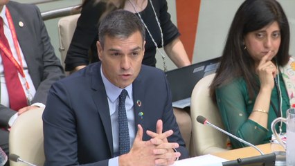 Sánchez defiende los beneficios de la cobertura sanitaria universal