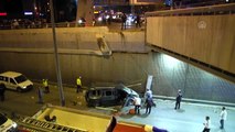 Başkentte alt geçide devrilen minibüsteki 3 kişi yaralandı