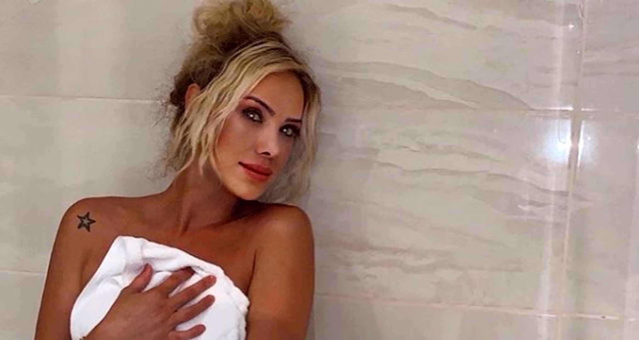 Ciciş Ceyda Instagramda paylaştığı çırılçıplak fotoğrafı kısa bir süre  içerisinde sildi