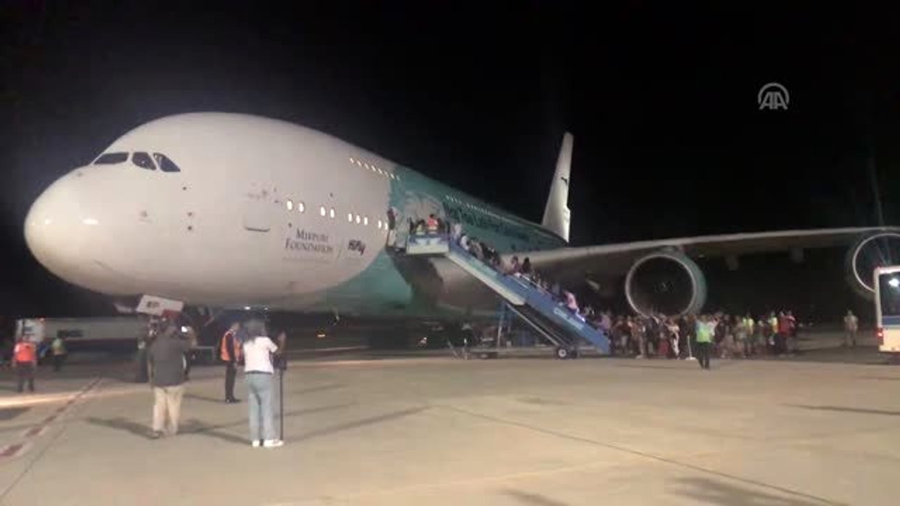 İngiliz tur operatörü Thomas Cook'un iflası - İngiliz turistler ülkelerine dönüyor - (3)