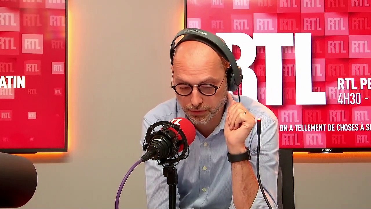 Pourquoi la Poste recrute 1.000 facteurs alors que les courriers sont en baisse ?