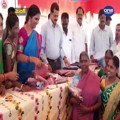 తెలంగాణ వ్యాప్తంగా బతుకమ్మ చీరల పంపిణీ