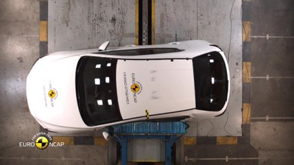 Mazda3 Fastback und Mazda Skyactiv-X Motor feiern Marktstart