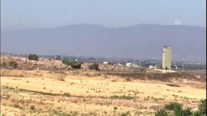Düzensiz göçmenleri taşıyan kamyonet devrildi (2)