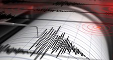 Son Dakika: İstanbul 4.7 şiddetindeki depremle beşik gibi sallandı