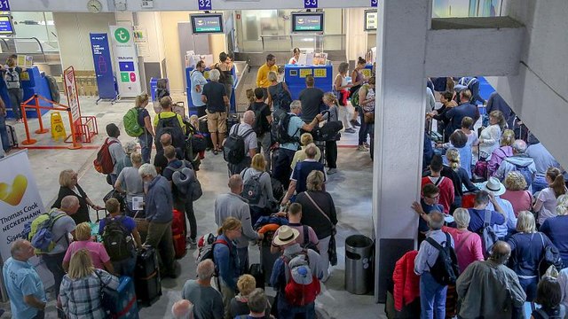 Bufera Thomas Cook sugli albergatori greci, tunisini e ciprioti