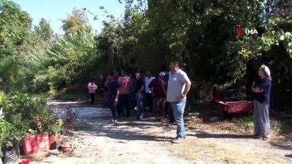 Komşuları evinde bıçaklanarak öldürülen engelli kadın için gözyaşı döktü