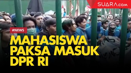 Merangsek Masuk, Mahasiswa Jebol Gerbang Belakang DPR RI