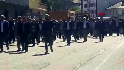 Kars kaza kurbanı baba ve 3 oğlu toprağa verildi