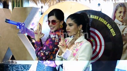 Taapsee and Bhumi Pednekar Dancing At Trailer Launch of movie Saand Ki Aankh