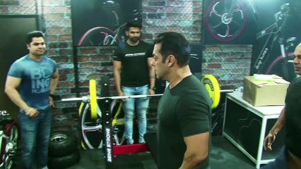 Salman Khan's Nephews ! Sohail Khan's Son Nirvaan & Arbaaz Khan's Son Arhaan AT BEAINGHUMAN GYM