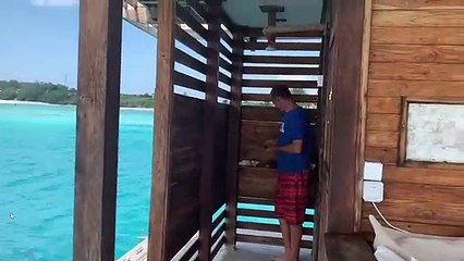 [NEWS] (Proposal Video), Man Accidentially Drowns Himself During Underwater Marriage Proposal-kt6q2dNq-3c