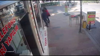 Yaşlı adam otobüsün altında metrelerce sürüklendi - BALIKESİR