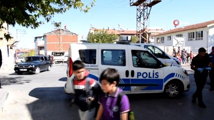 Muhtarla vatandaşın hizmet tartışması silahlı kavgaya dönüştü