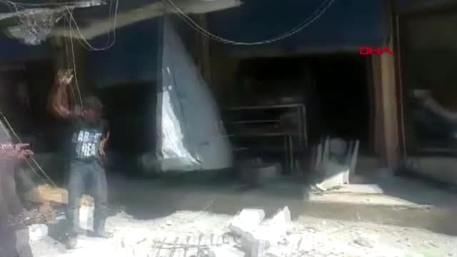 Afrin'de bomba yüklü araçla saldırı 4 ölü, 10 yaralı