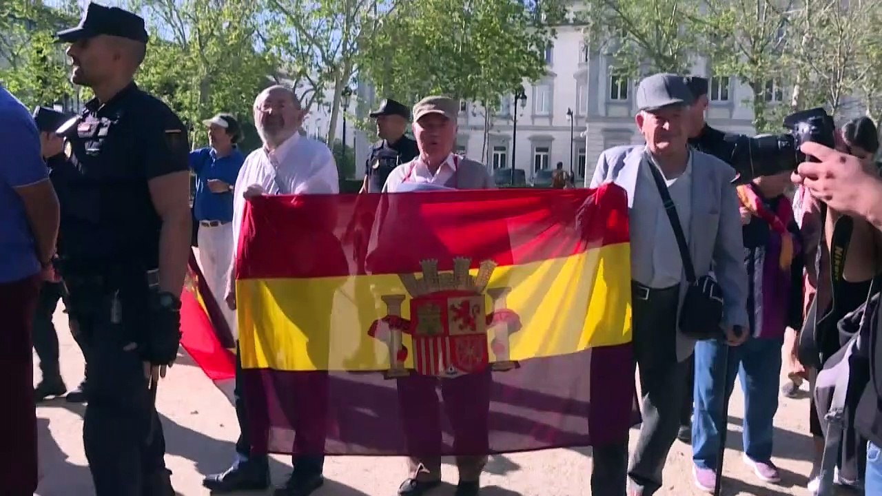 Espagne : la Cour suprême autorise l'exhumation de Franco