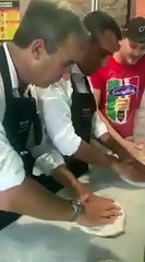 New York - I ministri Di Maio e Costa pizzaioli per un giorno da Sorbillo (24.09.19)