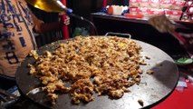 Indian roadside snacks Street food - the biggest scrambled eggs!