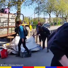 Des zadistes déversent une centaine de capsules lacrymogène vides utilisées lors de l’évacuation de NNDL