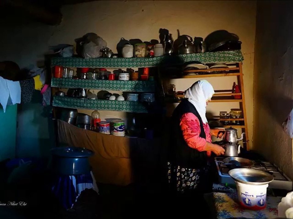 Ertuğrul Aşık İmami Anam Şimdi Evde Gibi.