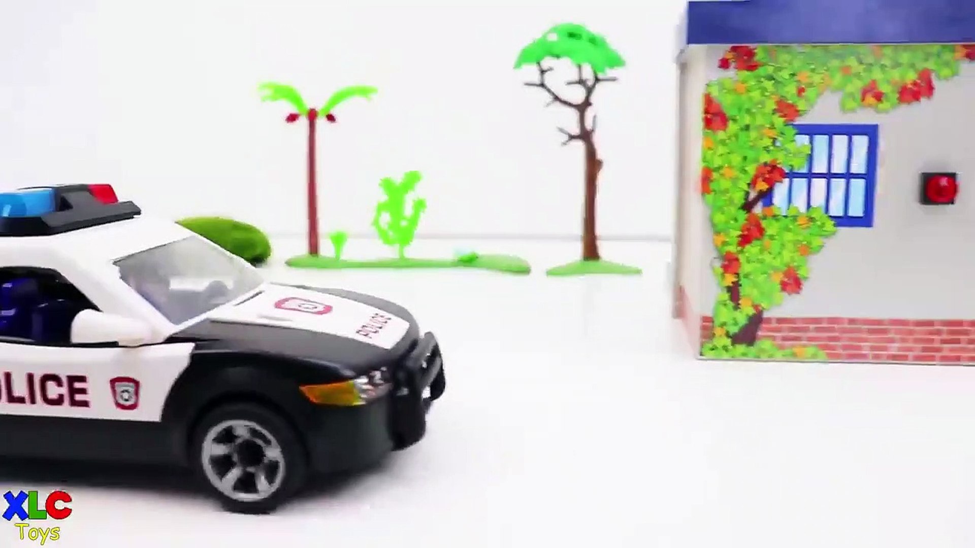 Minions se convierte en policía para Niños. Agarra villanos Playmobil Carros Car - video dailymotion