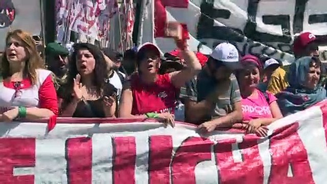 Argentinos vuelven a protestar contra el presidente Macri