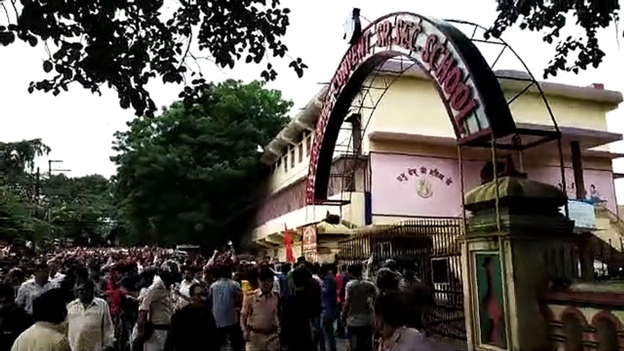 स्कूल की छात्रा से गैंगरेप,  हिन्दू संगठन और एबीवीपी द्वारा रैली