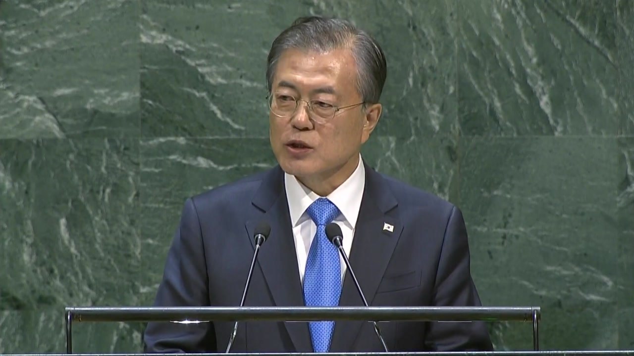 문 대통령, DMZ 국제 평화지대 구상 발표..."과거에 대한 성찰 필요" 日 우회...