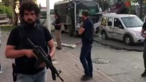 Adana'da polislerini taşıyan otobüsün geçişi sırasında patlama oldu!