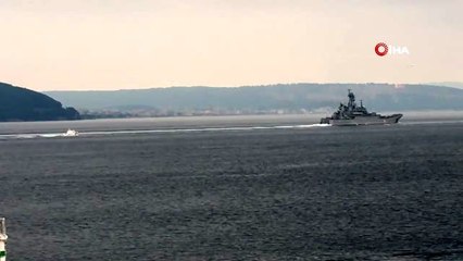 Rus savaş gemisi 'Azov' Çanakkale Boğazı'ndan geçti
