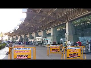 துபாய் விமானத்தில் வந்த 3 பேர்.. 23 துப்பாக்கிகளுடன் வந்ததால் பரபரப்பு!-வீடியோ