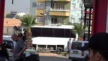 Adana'da polis servis aracına bombalı saldırı 1'i polis, 5 yaralı -6