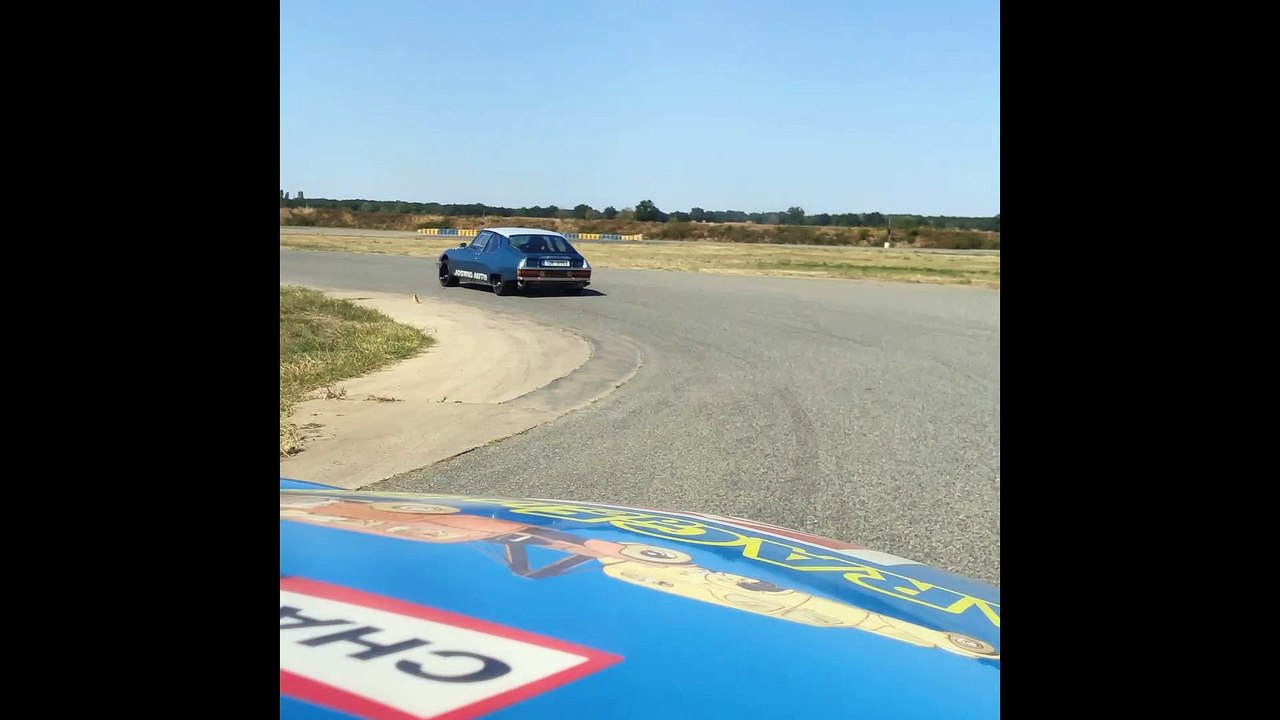 Citroen SM - flyby on slicks