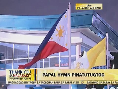 Pope Francis, nakangiting kumaway sa mga Pilipino pagkababa ng eroplano