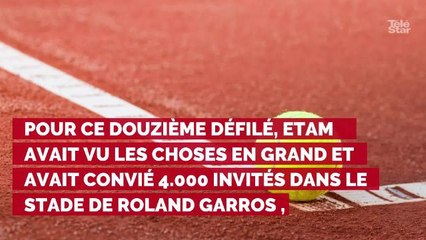 PHOTOS. Caroline Receveur mise sur une tenue glamour (et transparente) à souhait lors du défilé Etam