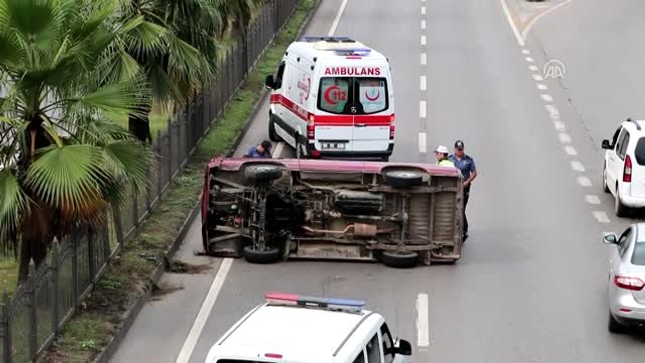 Devrilen panelvandan yara almadan kurtuldu