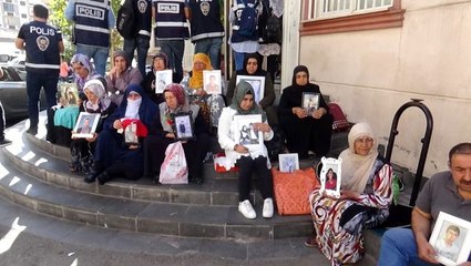 HDP önünde evlat nöbeti tutan anneden İmamoğlu'na tepki: Yazıklar olsun