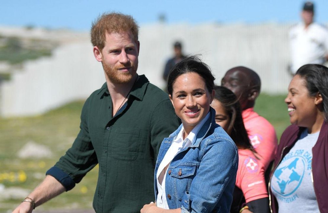 Duquesa Meghan elogia o príncipe Harry: 'Melhor pai'