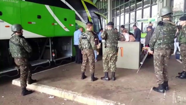 Exército realiza fiscalização na Rodoviária de Cascavel