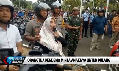 Viral! Menangis, Orangtua Pendemo Minta Anaknya Untuk Pulang